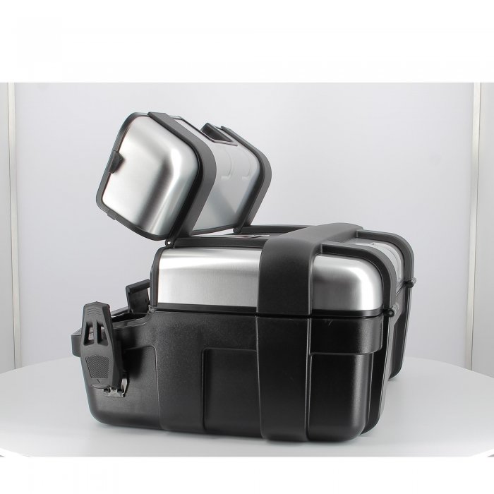 gitrk33n-hd-0007.jpg| VALIGIA GIVI TRK33N TREKKER CON ALLUMINIO 33 Lt.