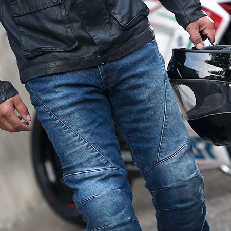 Motorstock.it e PMJ: così vi forniamo “i jeans più sicuri della terra”