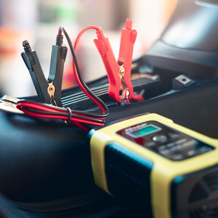 Mantenitore di carica: tutto quello che c'è da sapere